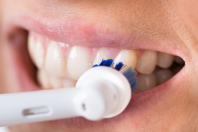 Klasièna ili elektrièna èetkica: Koja je bolja za vaše zube?